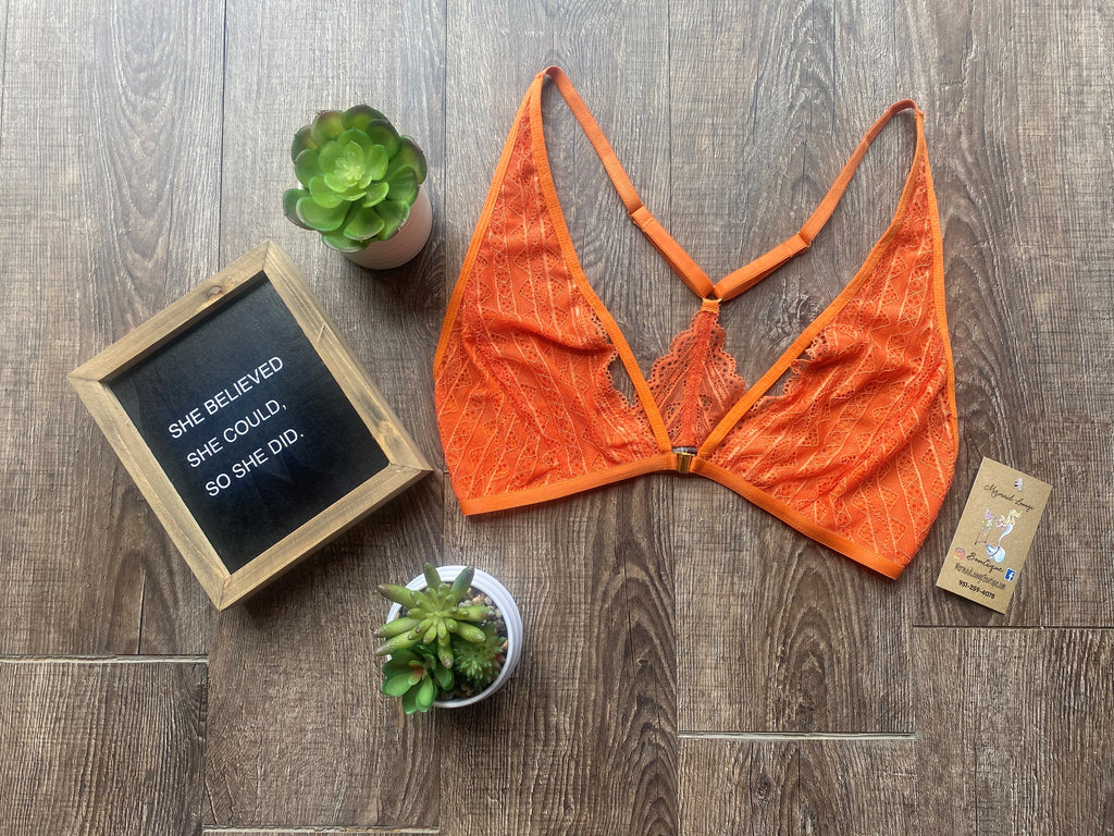 Pros and Cons of a Bralette