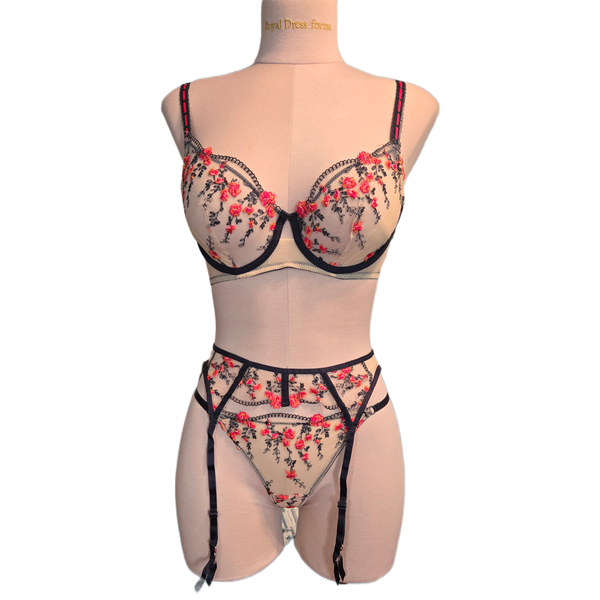 Wildflowers in Bloom Embroidered Mesh 3 Piece Set